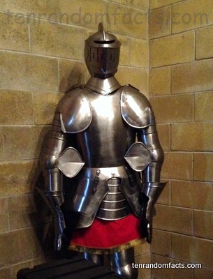 What are some facts about medieval armor?